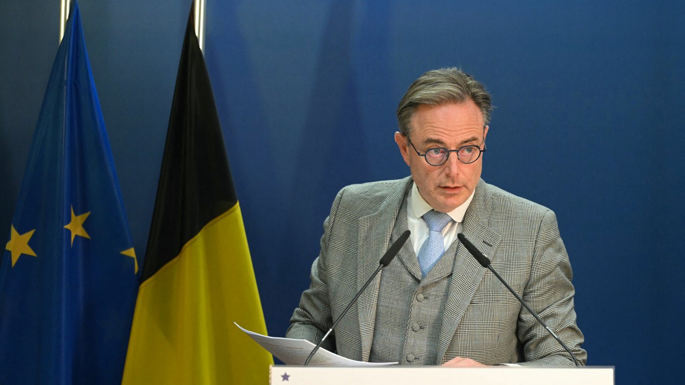 Єврокомісія не повертатиметься до дебатів про передачу заморожених активів РФ для України, — прем'єр Бельгії