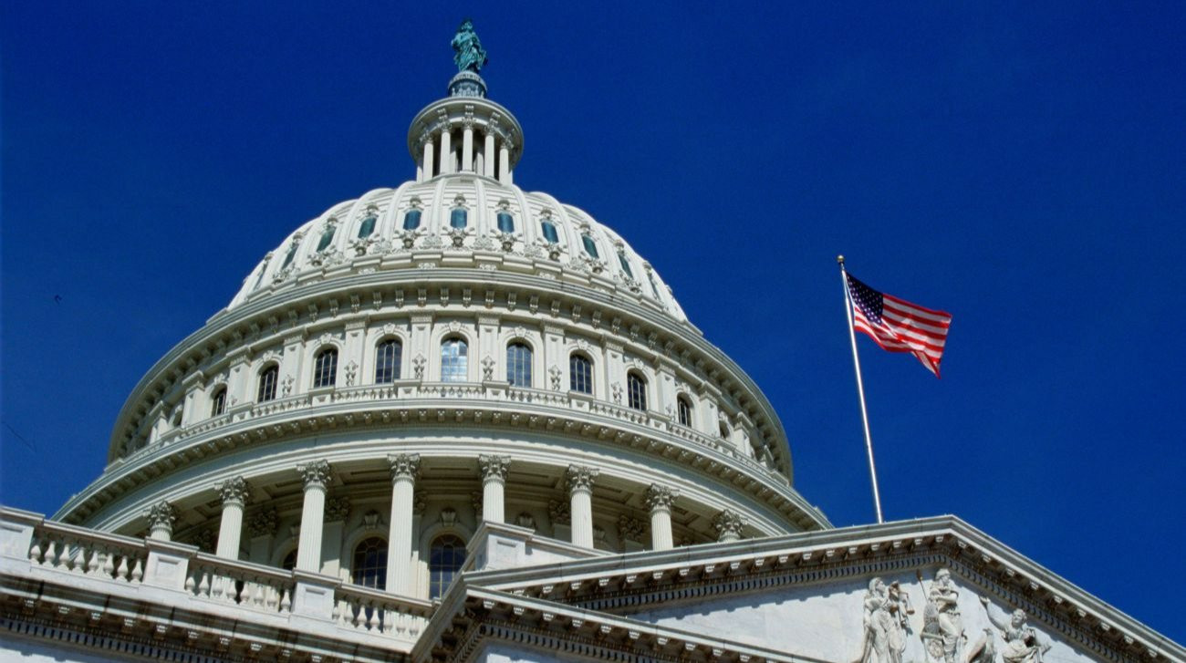 США майже вичерпали запаси далекобійних ракет у війні з Іраном