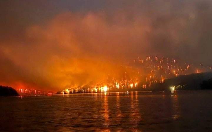 Джордж і Амаль Клуні евакуювалися з дому у Франції через лісові пожежі