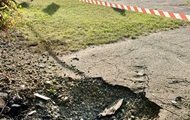 Росіяни вдарили по Дніпру: вирва на шкільному стадіоні, діти були в укритті