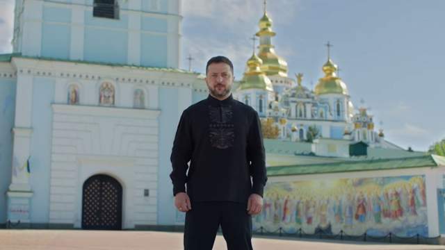 Зеленський привітав українців з Днем Незалежності: «Україна не впаде»