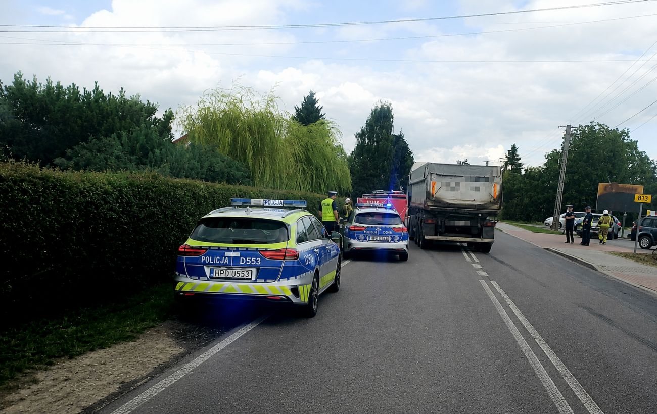 У Польщі під час нічної атаки РФ на Україну впав невідомий об'єкт і утворив кратер