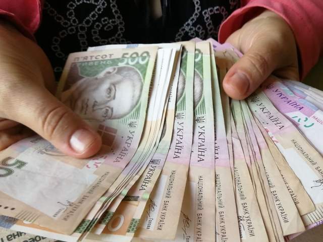 Пенсія при зарплаті 32 тисячі гривень: як держава розрахує виплати у 2026 році