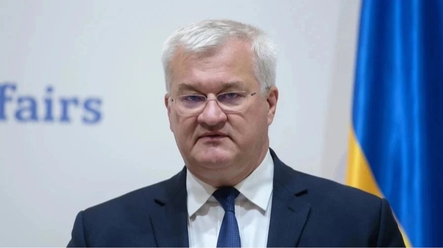 Сибіга доручив посольствам допомагати у пошуку зниклих у Непалі українців