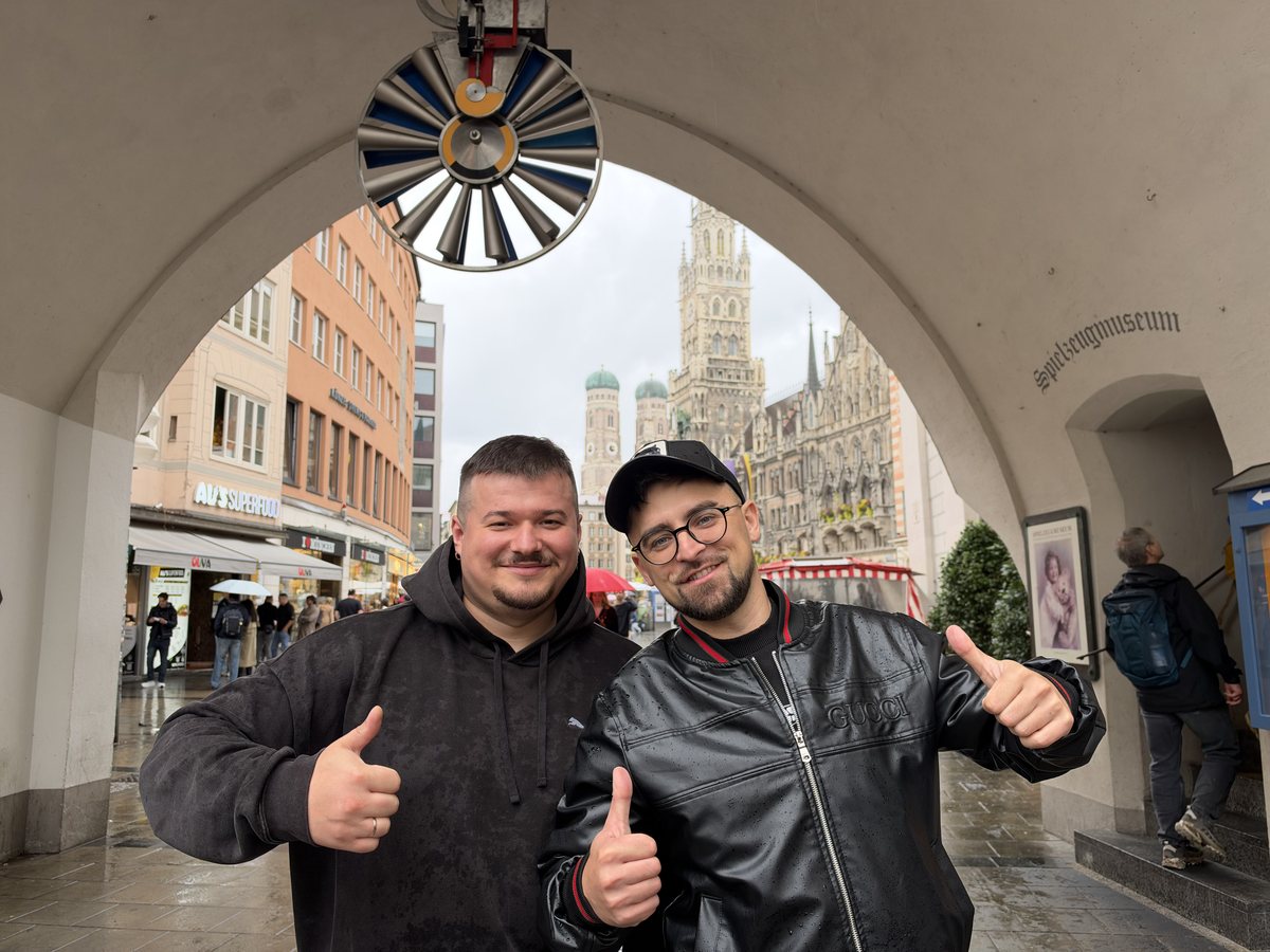 Julik і Панас Буйний об’єднали українців у Мюнхені на благодійному концерті: розіграли подарунок від Усика