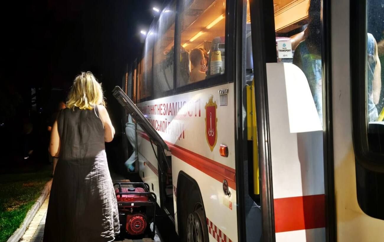 Нічний обстріл Одеси: кількість постраждалих зросла до 17, серед них троє дітей