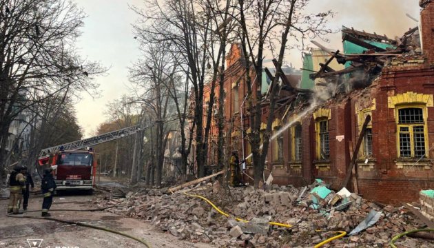 Росіяни скинули три бомби на центр Слов’янська: загинула людина, п’ятеро поранені