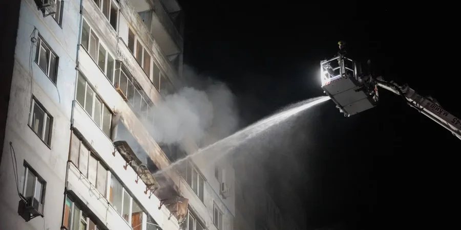 Удар дрона по багатоповерхівці в Києві: четверо постраждалих, серед них двоє дітей