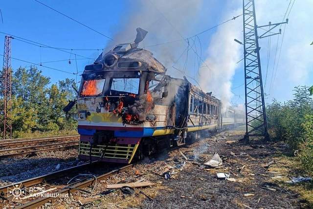 Російські удари по Харківщині: п'ятеро загиблих, 15 поранених, атаковано електричку в Балаклії