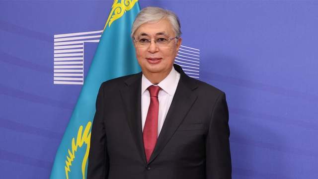 Токаєв закликав до миру в Україні, але похвалив Путіна