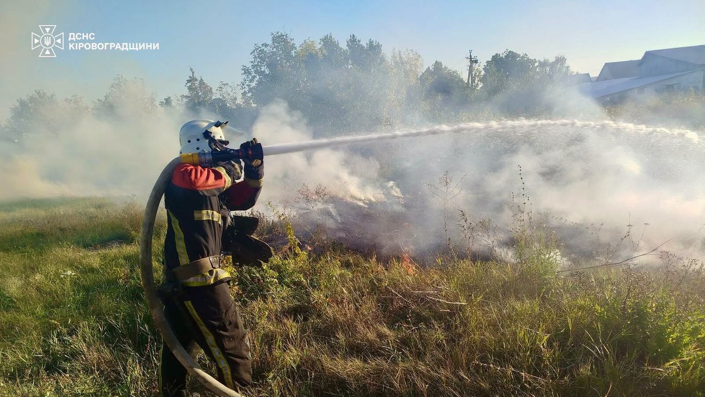 На Кіровоградщині російський дрон упав на дорогу: загинув чоловік, жінка поранена