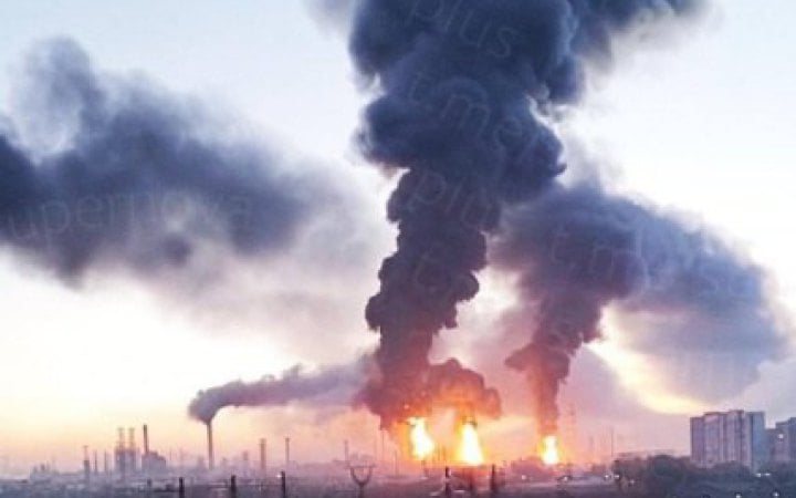 Московський НПЗ зупинив переробку нафти після атаки дронів